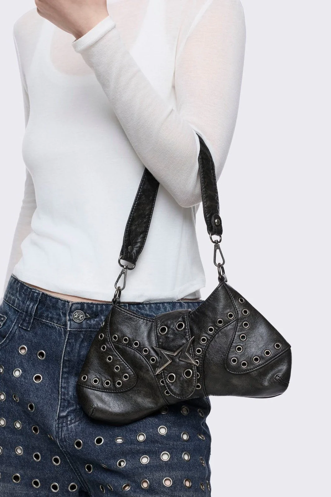 Charli Vegan Leather Baguette Bag - Image 5